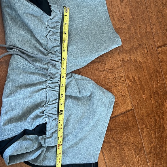 Puma Men’s athletic shorts with pockets gray/ black elastic inner band Large - Picture 16 of 16